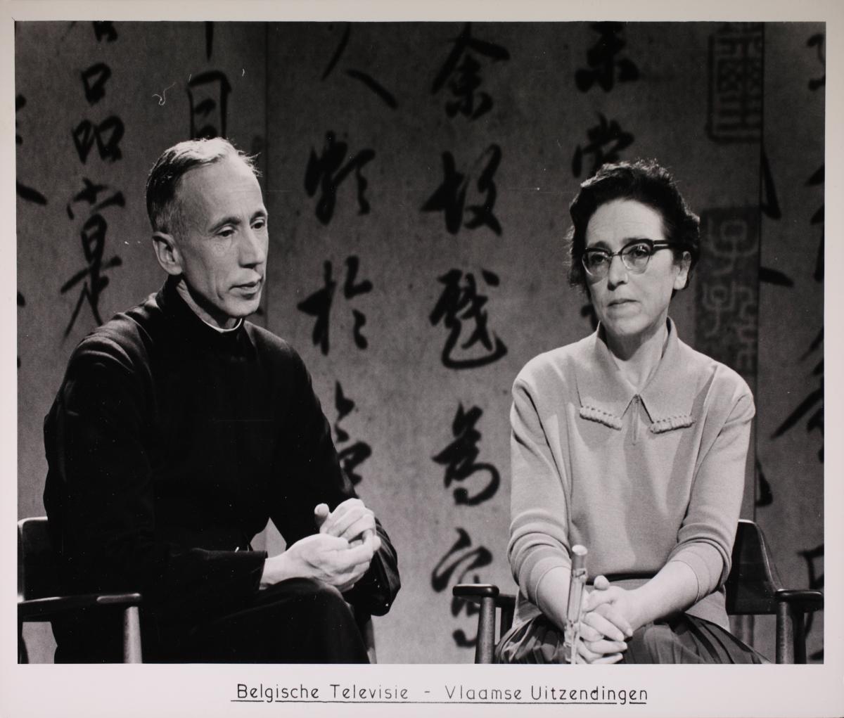 (2) Jos Burvenich en Maria Rosseels in Vergeet niet te lezen op 24 oktober 1960 (VRT Beeldarchief) (2) Jos Burvenich en Maria Rosseels in Vergeet niet te lezen op 24 oktober 1960 (VRT Beeldarchief)