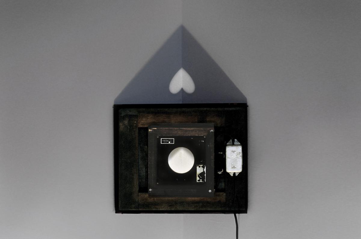 (8) detail: Untitled Shutter (Nida Sinnokrot, 1999) installation view by Nida Sinnokrot
