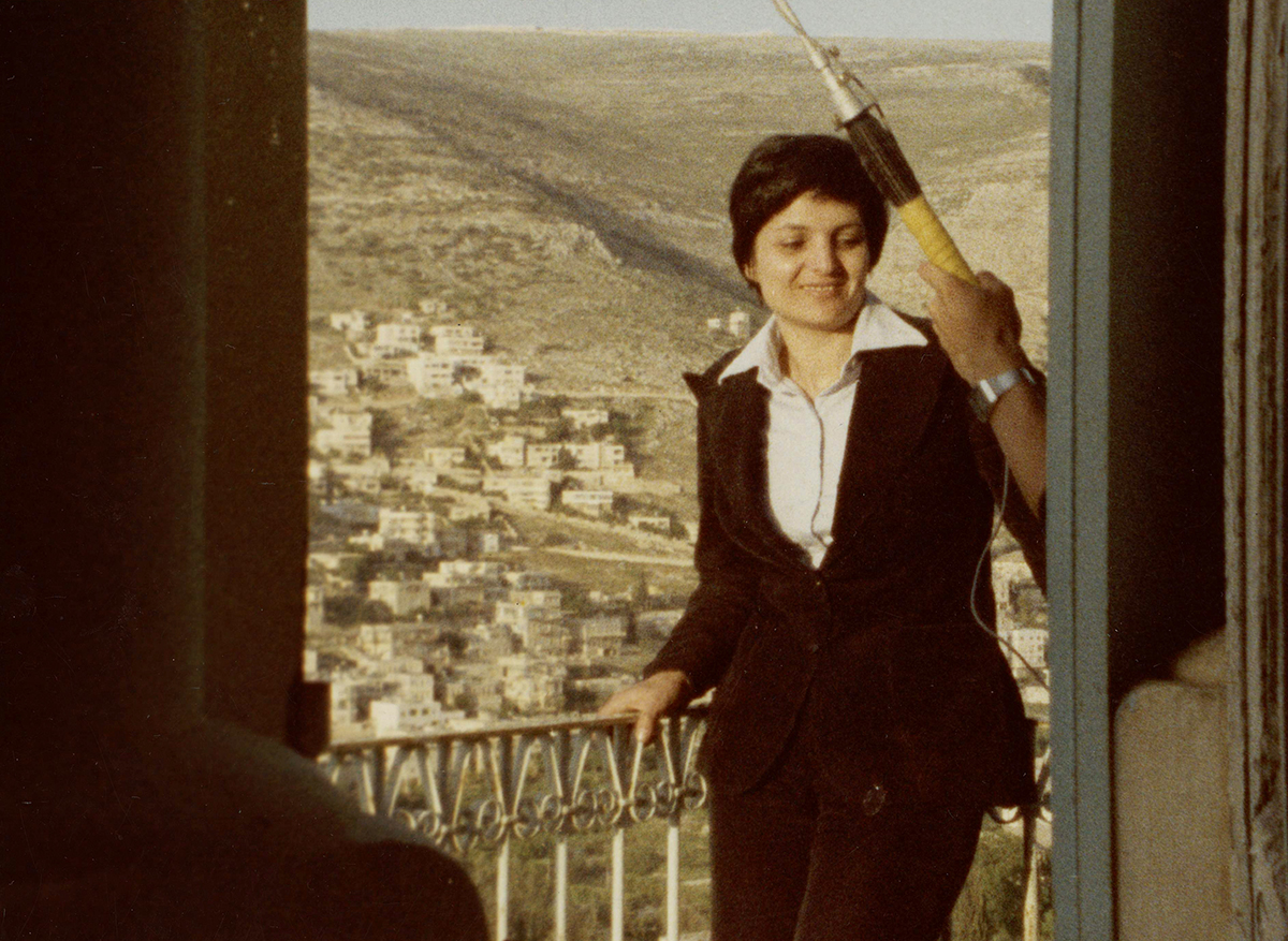 (1) Sahar Khalifa à Naplouse, sur le tournage de La mémoire fertile (1980) (1) Sahar Khalifa à Naplouse, sur le tournage de La mémoire fertile (1980)