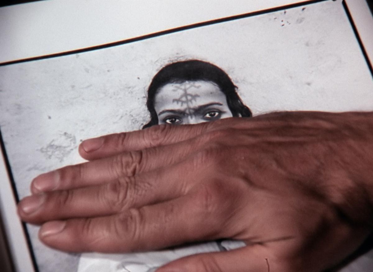 Bilder der Welt und Inschrift des Krieges (Harun Farocki, 1989) Bilder der Welt und Inschrift des Krieges (Harun Farocki, 1989)