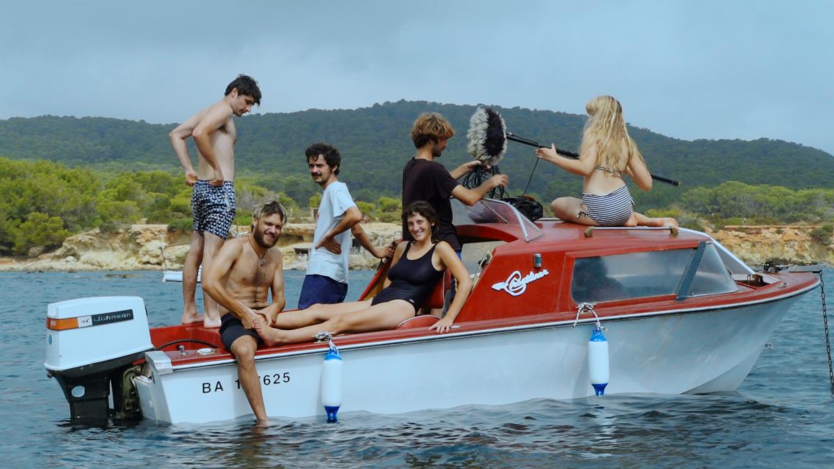 (4) Set photograph of Mourir à Ibiza (Un film en trois étés) (Anton Balekdjian, Léo Couture & Mattéo Eustachon, 2022) (4) Set photograph of Mourir à Ibiza (Un film en trois étés) (Anton Balekdjian, Léo Couture & Mattéo Eustachon, 2022)