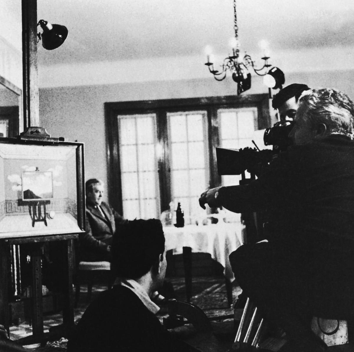 Plateau de Magritte ou La leçon des choses (Luc de Heusch, 1960) Plateau de Magritte ou La leçon des choses (Luc de Heusch, 1960)