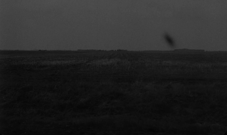 (2) Sátántangó (Béla Tarr, 1994) (2) Sátántangó (Béla Tarr, 1994)