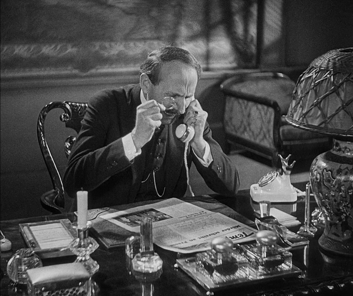 Ventes de journaux dans M - Eine Stadt sucht einen Mörder (Fritz Lang, 1931) Ventes de journaux dans M - Eine Stadt sucht einen Mörder (Fritz Lang, 1931)